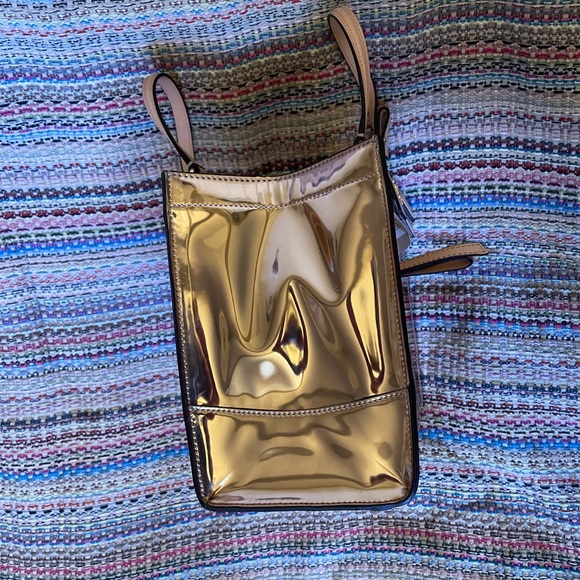 NWT Coach rose gold patent leather handbag - Picture 3 of 15